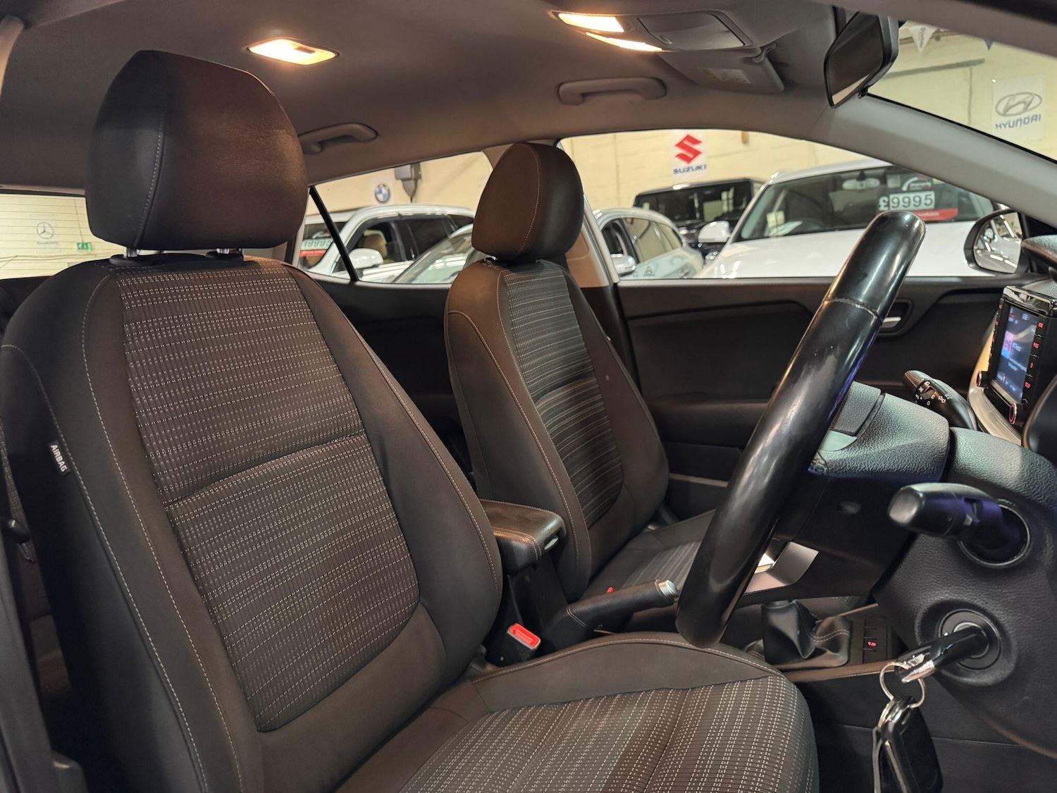 Used Kia Stonic 2018 for sale - 78147989: Photo 11