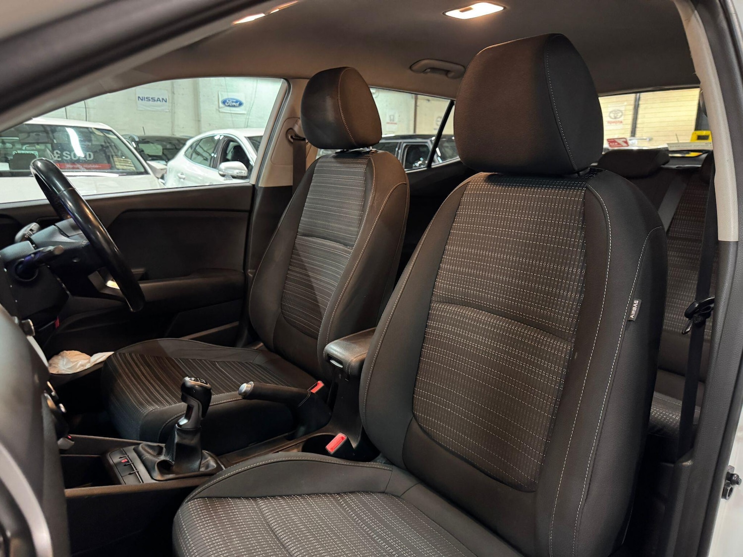 Used Kia Stonic 2018 for sale - 78147989: Photo 14