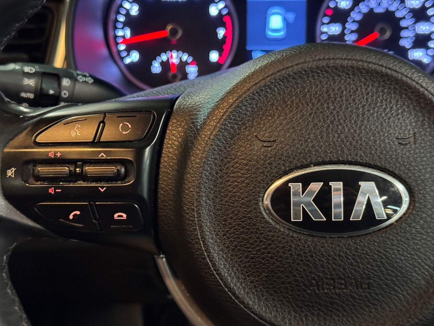 Used Kia Stonic 2018 for sale - 78147989: Photo 18