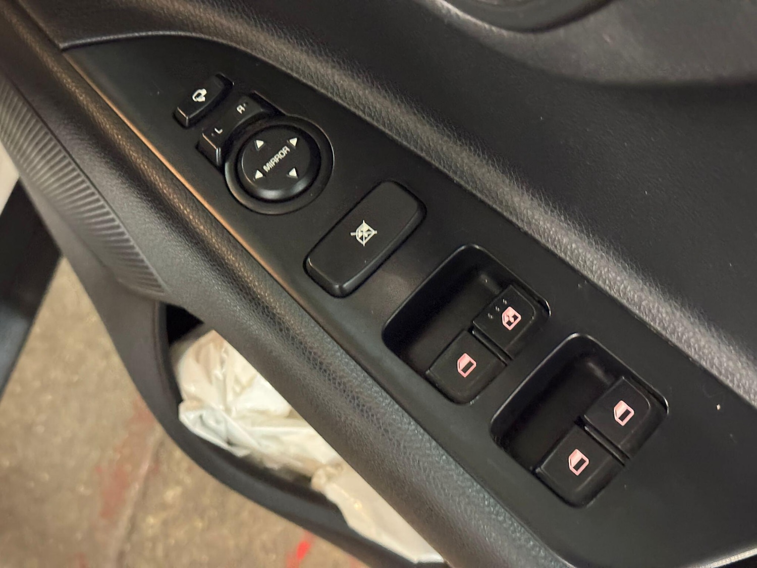 Used Kia Stonic 2018 for sale - 78147989: Photo 29