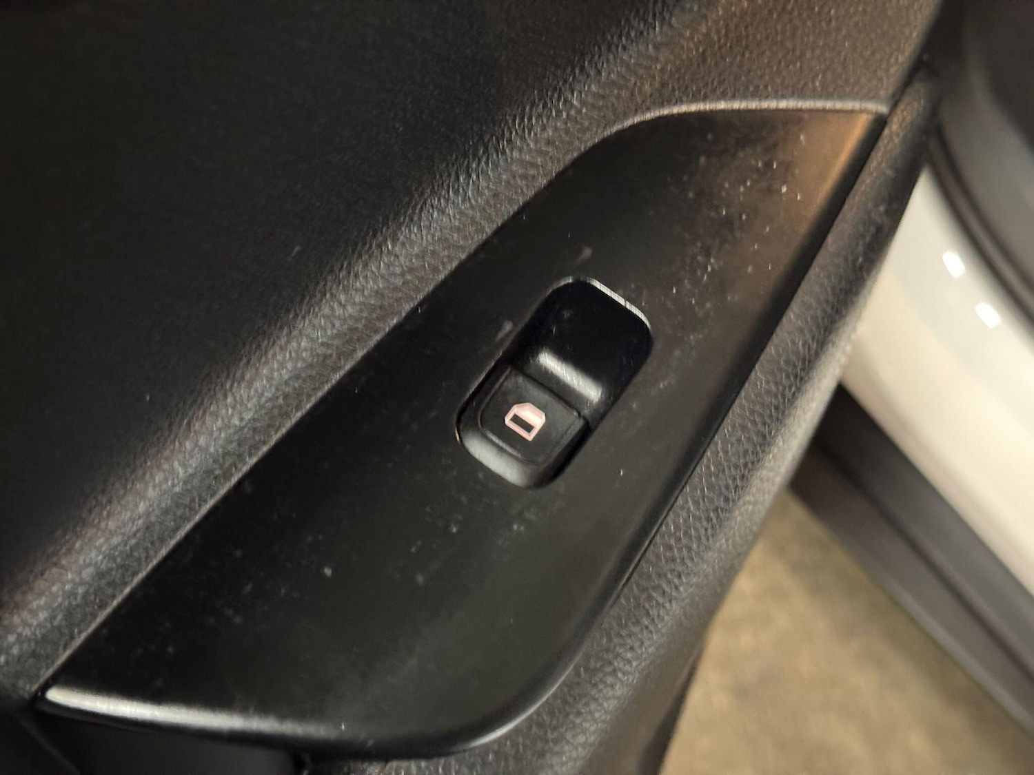 Used Kia Stonic 2018 for sale - 78147989: Photo 30