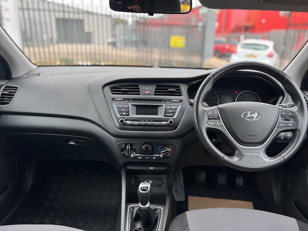 Used Hyundai i20 2017 for sale - 76215683: Photo 12