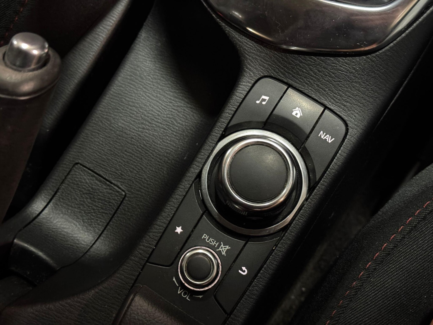 Used Mazda Mazda2 2016 for sale - 77564663: Photo 37