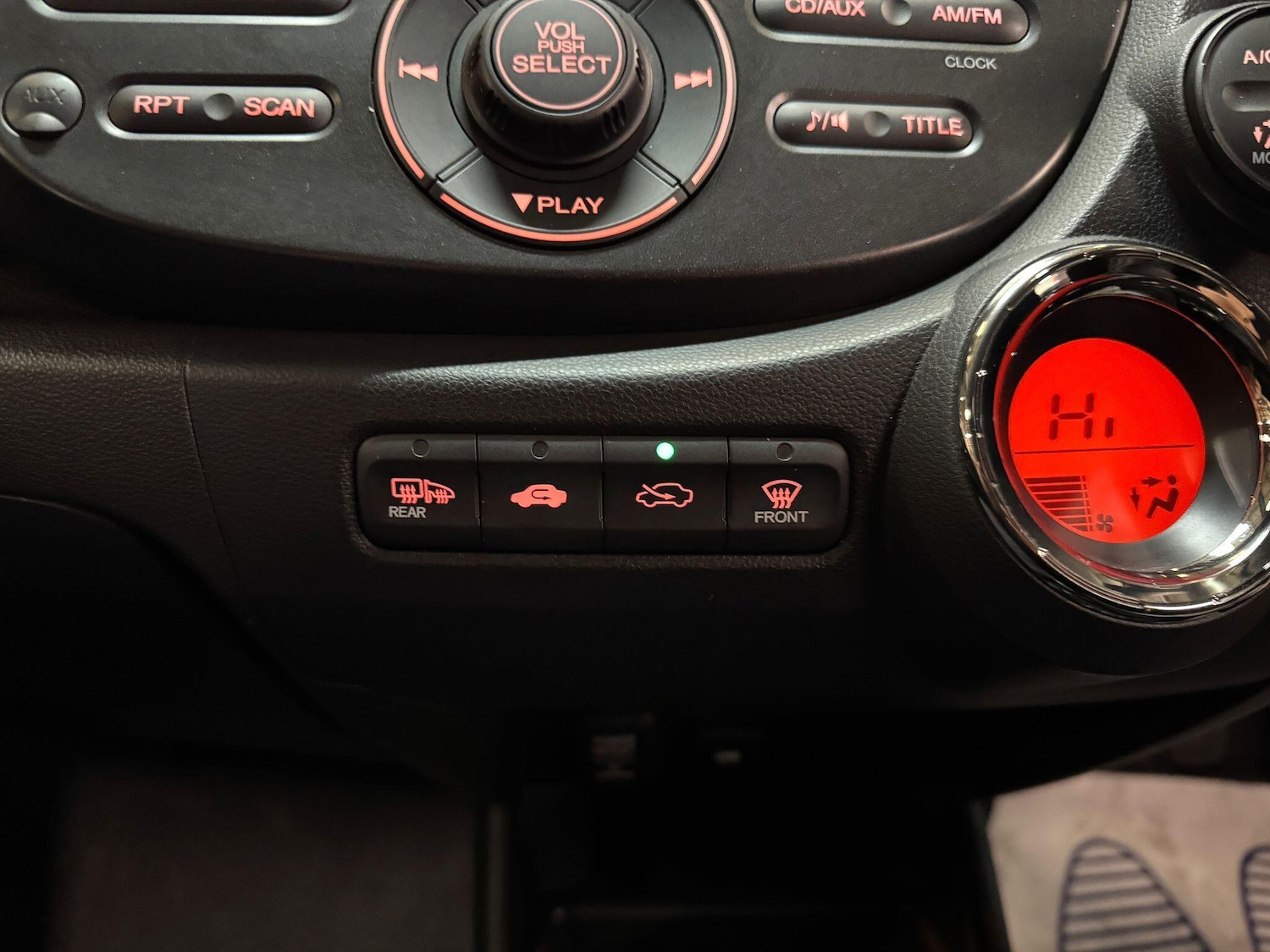 Used Honda Jazz 2014 for sale - 76109447: Photo 34