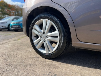 Used Honda Jazz 2014 for sale - 76109447: Photo