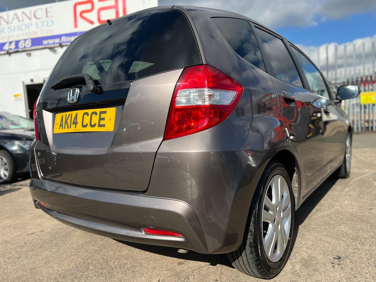 Used Honda Jazz 2014 for sale - 76109447: Photo 6