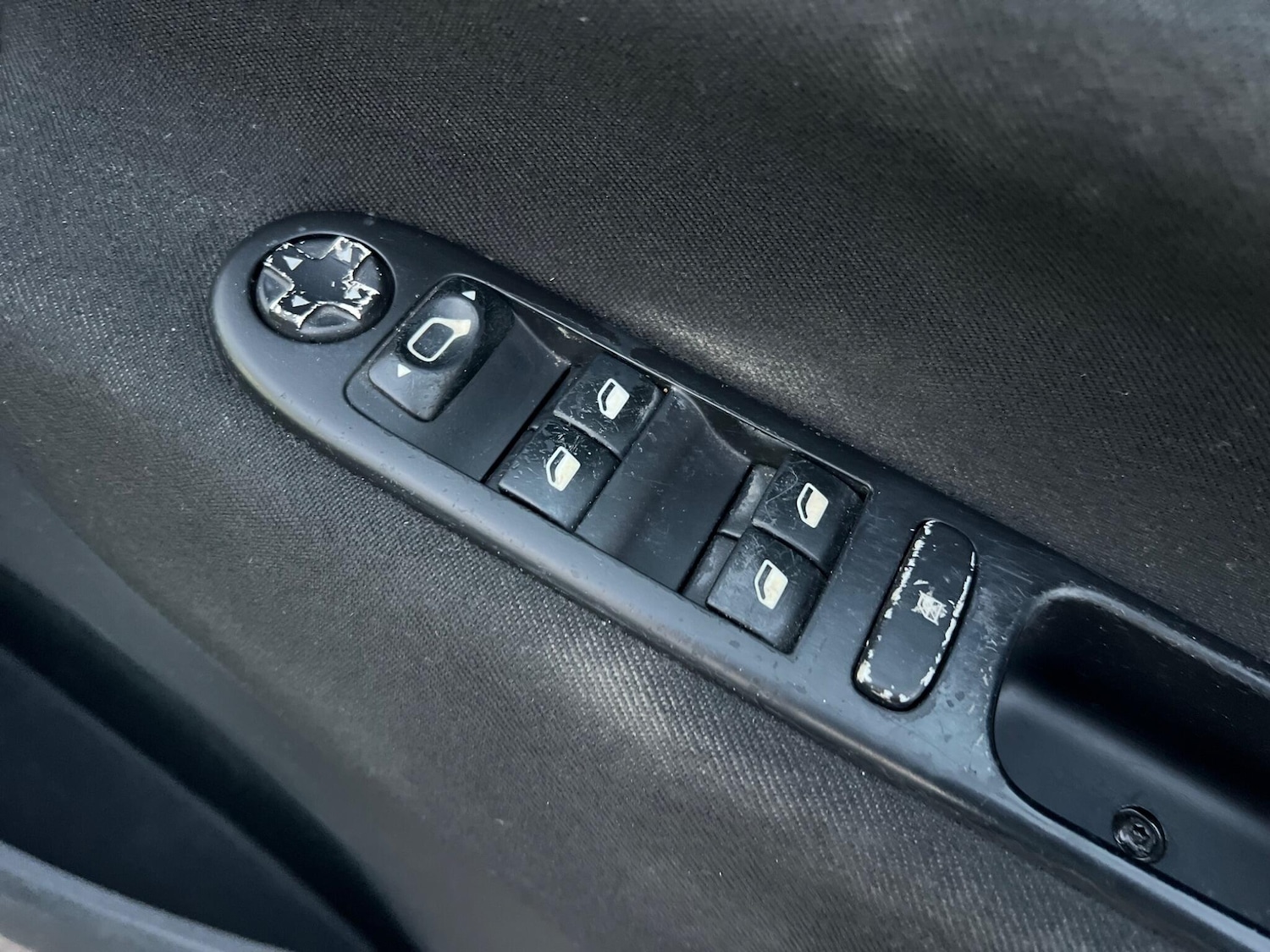 Used Peugeot 207 2011 for sale - 77279855: Photo 20