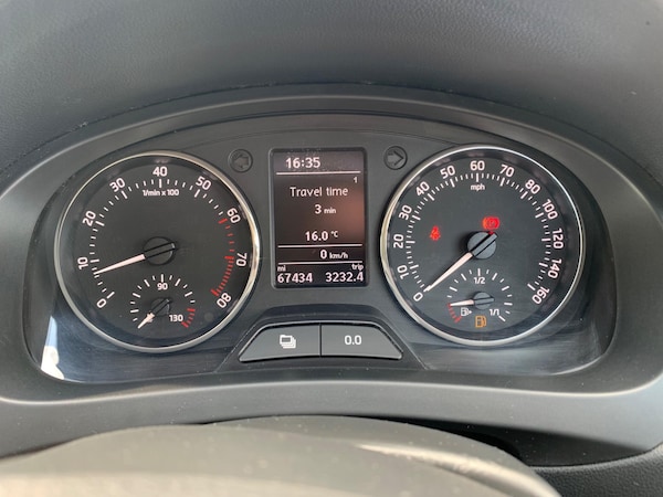 Used Skoda Rapid 2014 for sale - 76032240: Photo 15