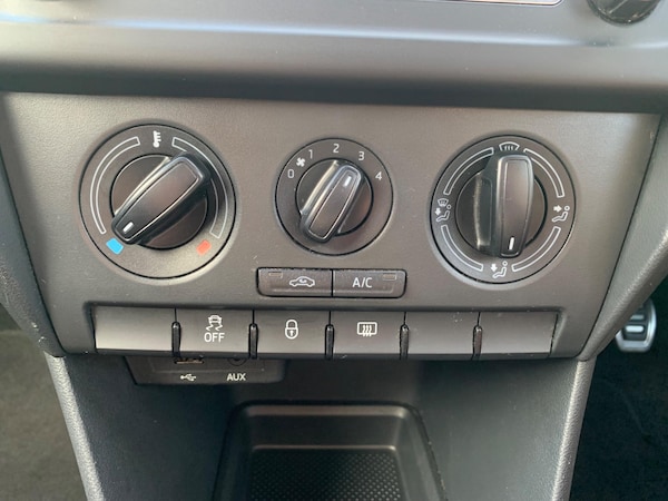 Used Skoda Rapid 2014 for sale - 76032240: Photo 17