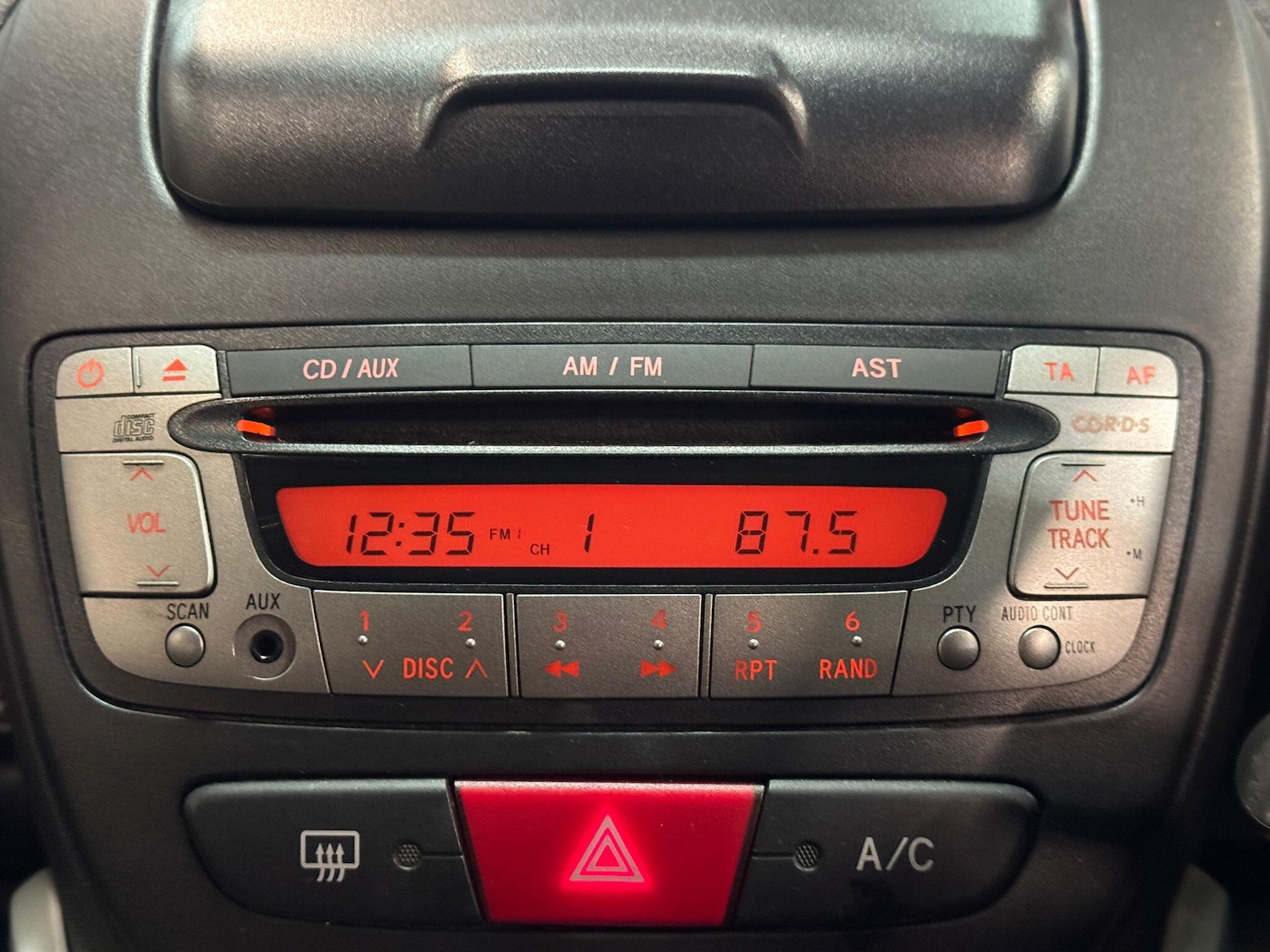 Used Toyota AYGO 2014 for sale - 77175457: Photo 27