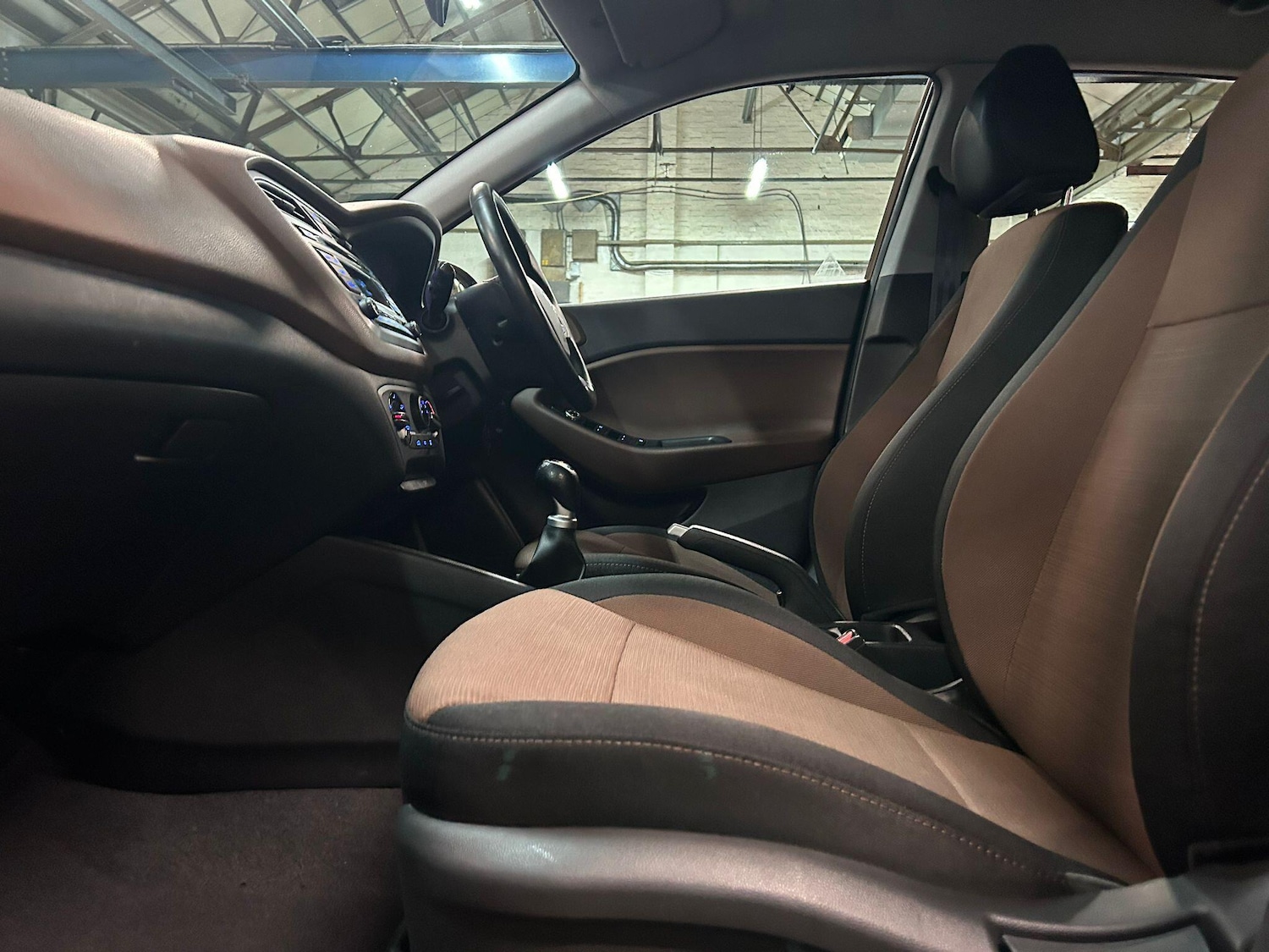 Used Hyundai i20 2016 for sale - 76473266: Photo 13