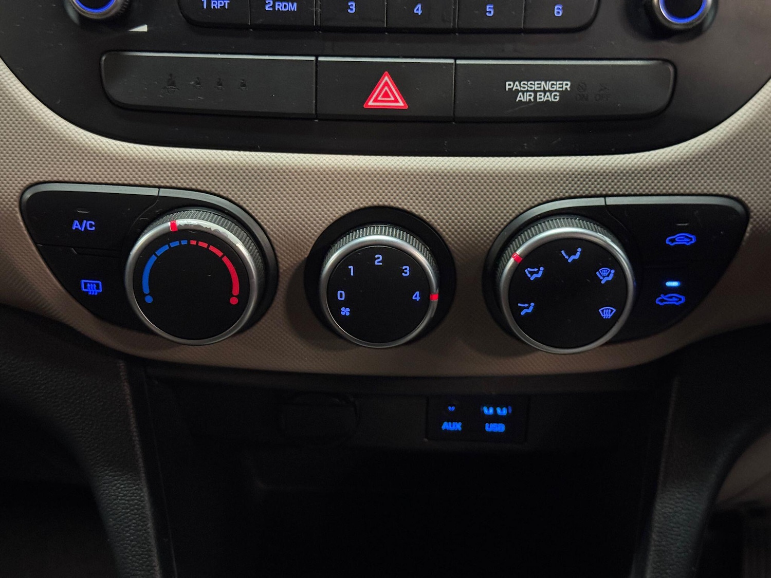 Used Hyundai i10 2015 for sale - 77155925: Photo 29