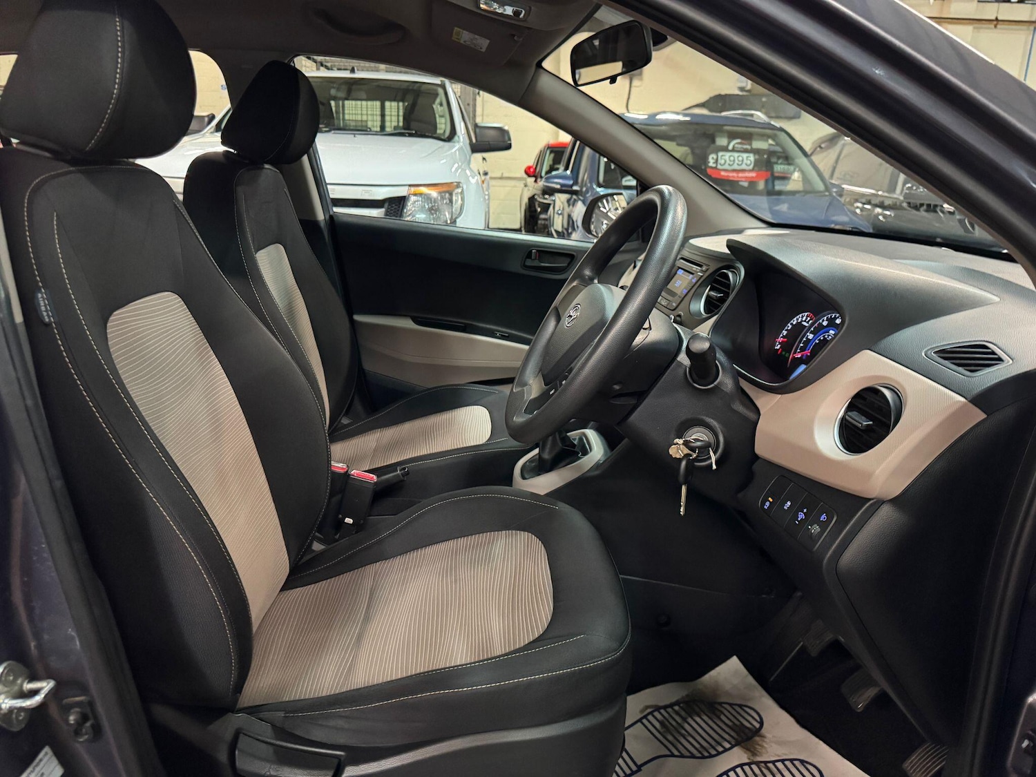 Used Hyundai i10 2015 for sale - 77155925: Photo 9