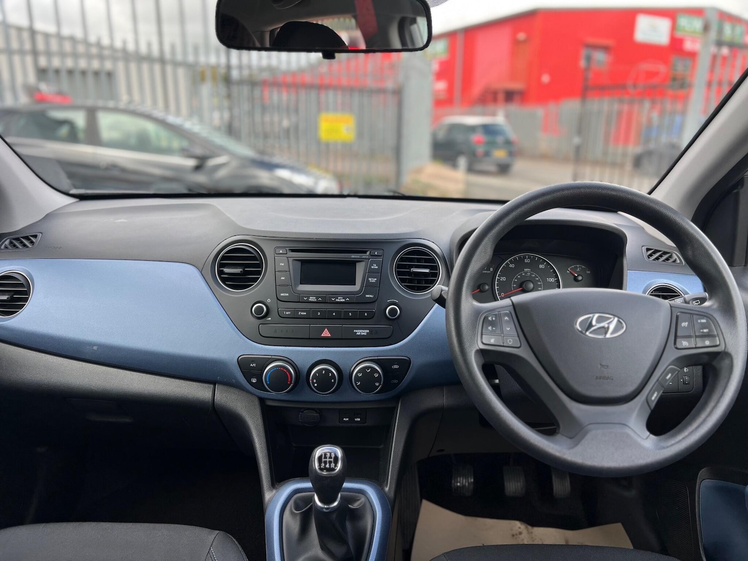 Used Hyundai i10 2016 for sale - 76326888: Photo 11