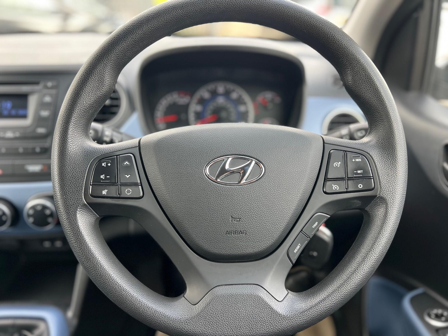 Used Hyundai i10 2016 for sale - 76326888: Photo 12