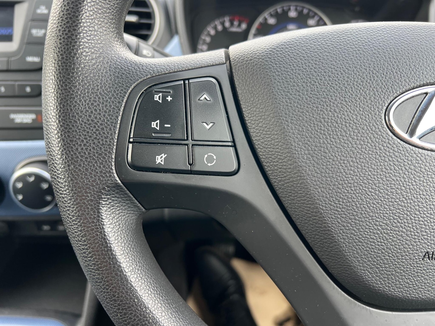 Used Hyundai i10 2016 for sale - 76326888: Photo 14