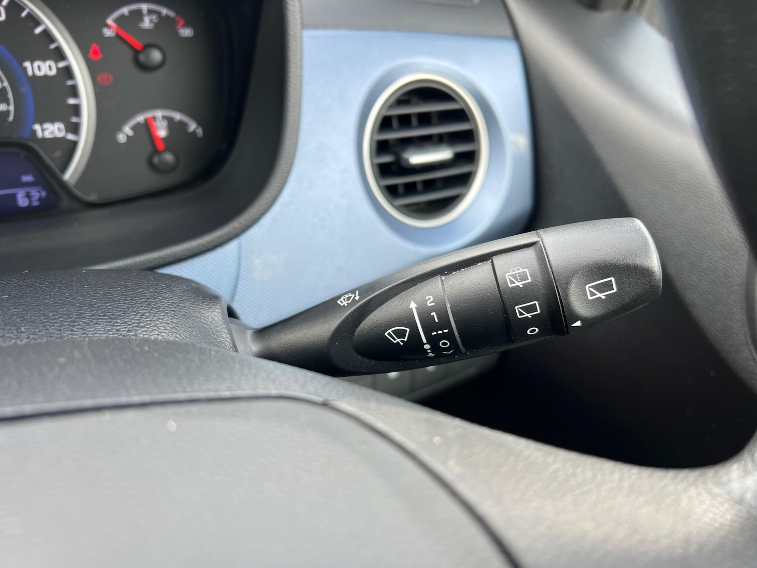 Used Hyundai i10 2016 for sale - 76326888: Photo 15