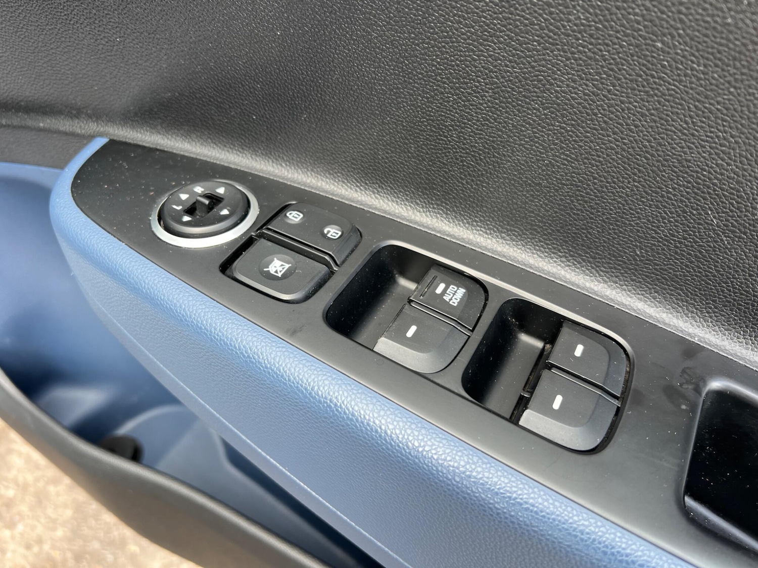 Used Hyundai i10 2016 for sale - 76326888: Photo 23