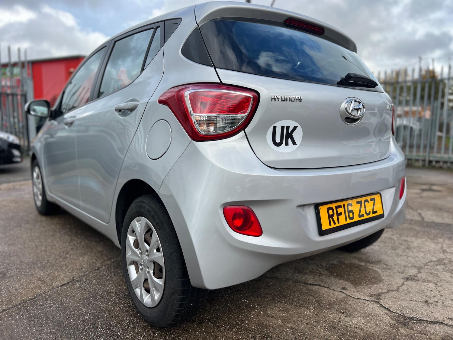 Used Hyundai i10 2016 for sale - 76326888: Photo 4
