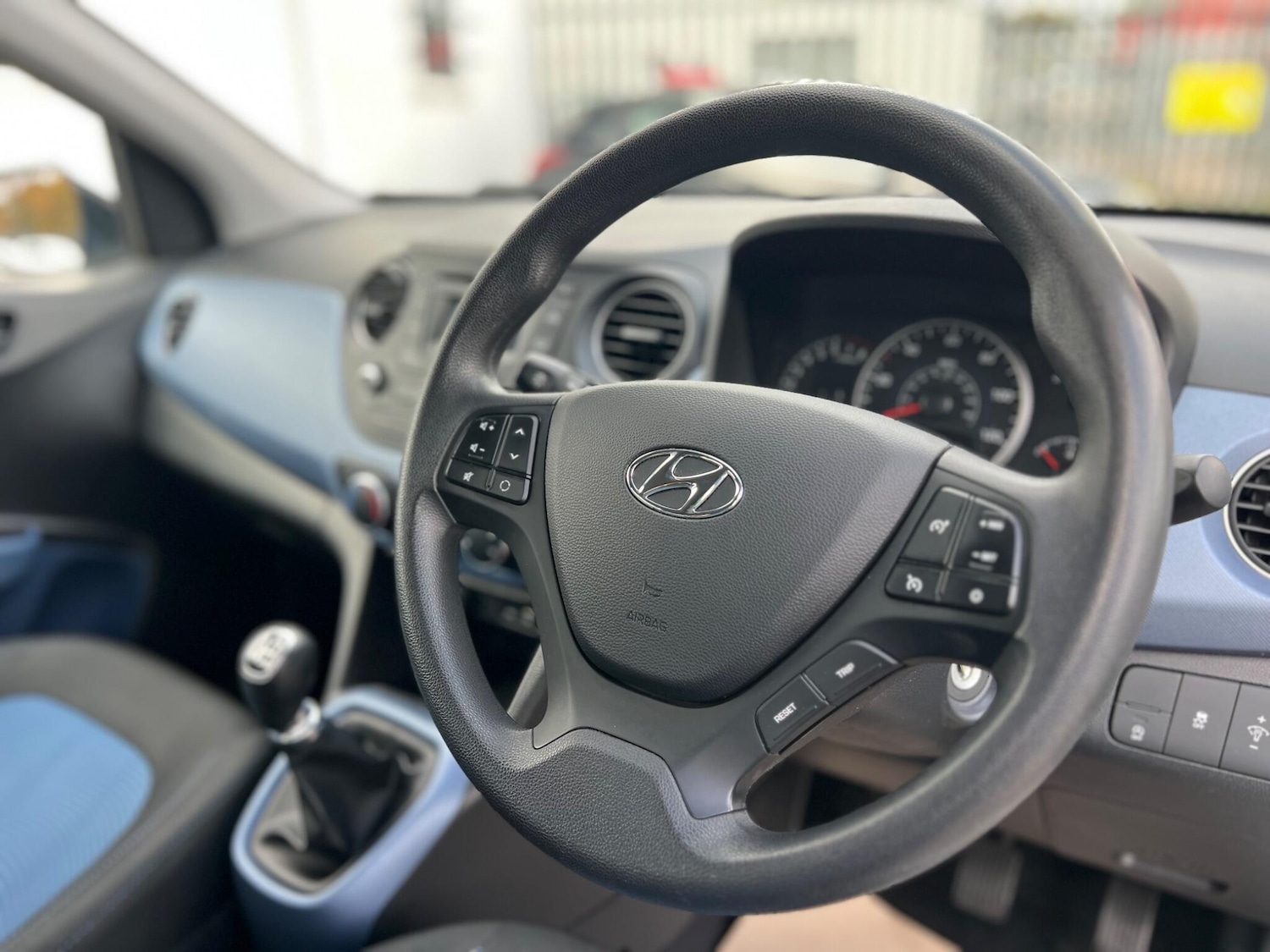 Used Hyundai i10 2016 for sale - 76326888: Photo 9