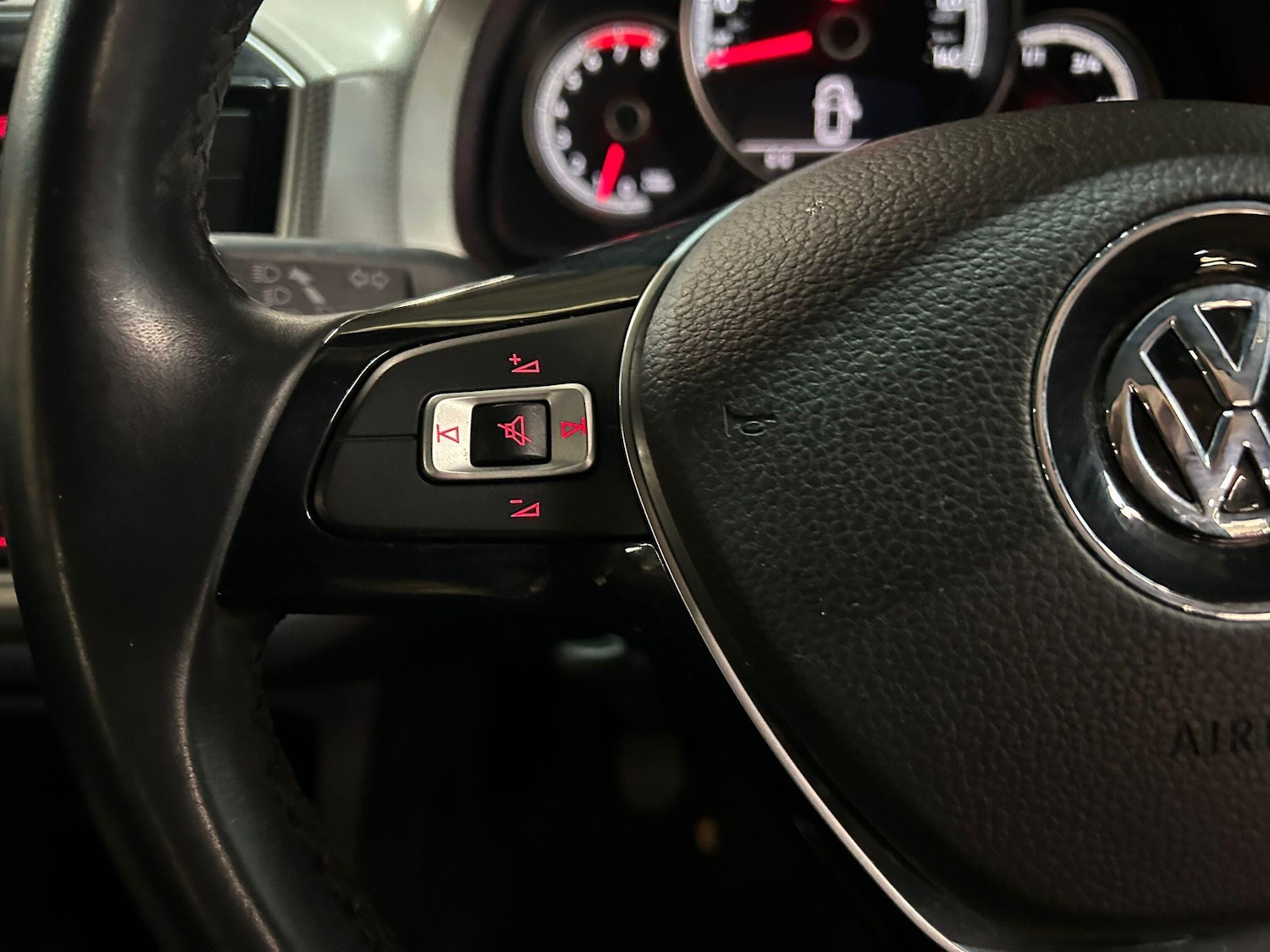 Used Volkswagen up! 2017 for sale - 77156220: Photo 18