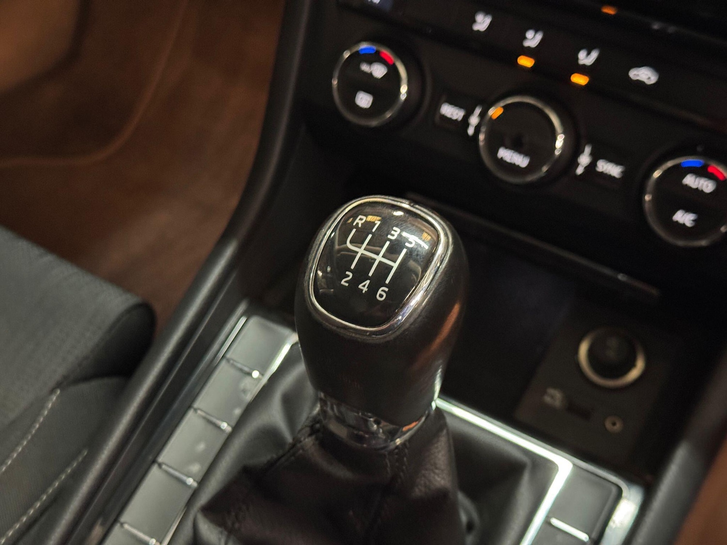 Used Skoda Superb for sale - 77081670: Photo 38