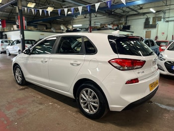 Used Hyundai i30 2018 for sale - 77455523: Photo