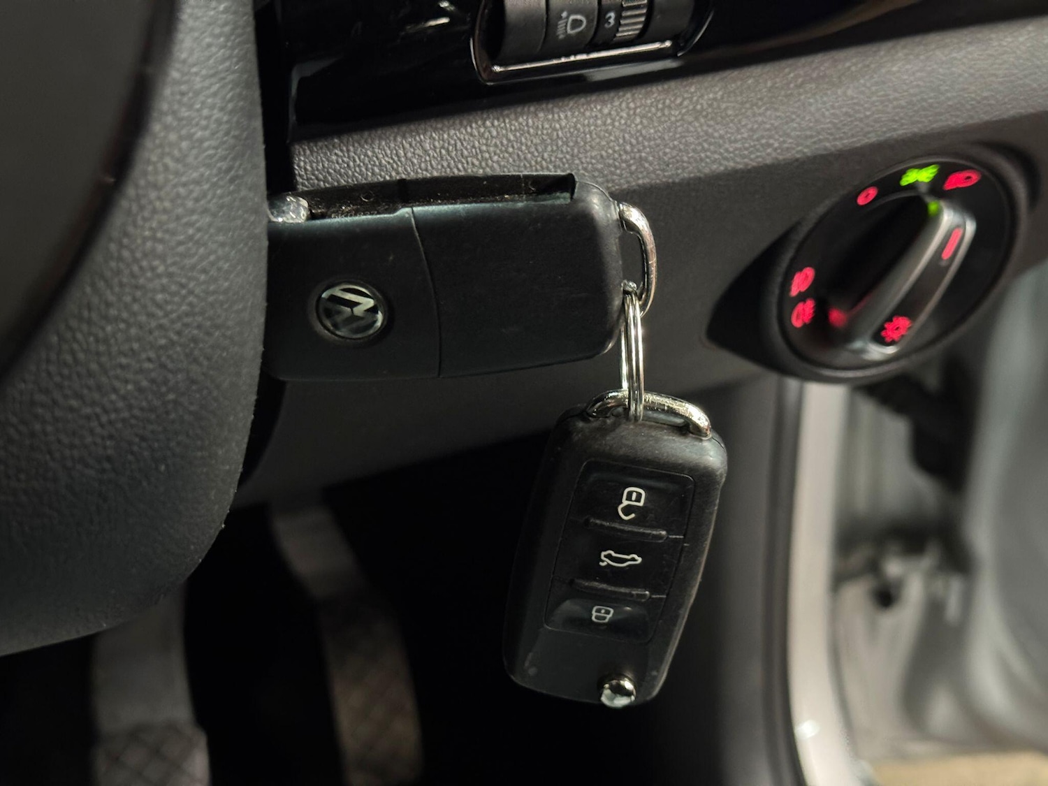 Used Volkswagen up! for sale - 77682840: Photo 26