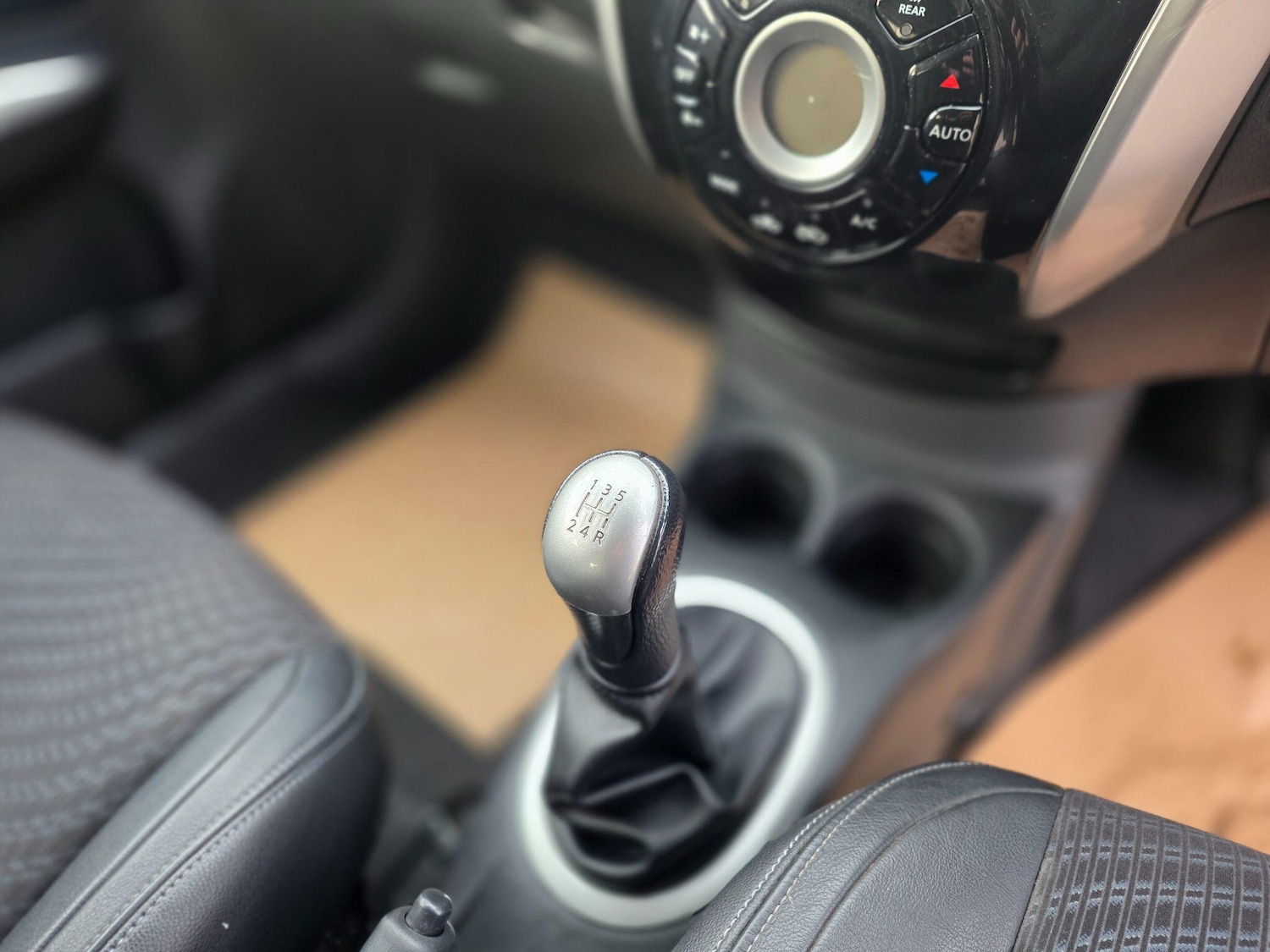 Used Nissan Note 2014 for sale - 77799309: Photo 11