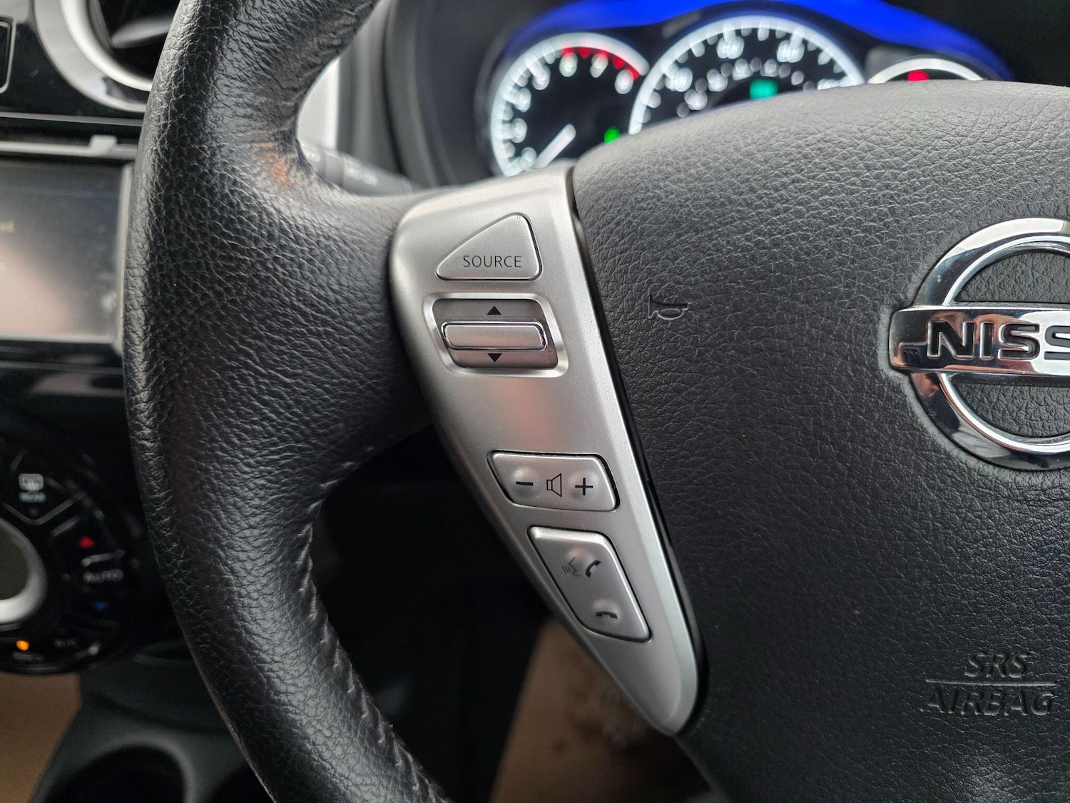 Used Nissan Note 2014 for sale - 77799309: Photo 15