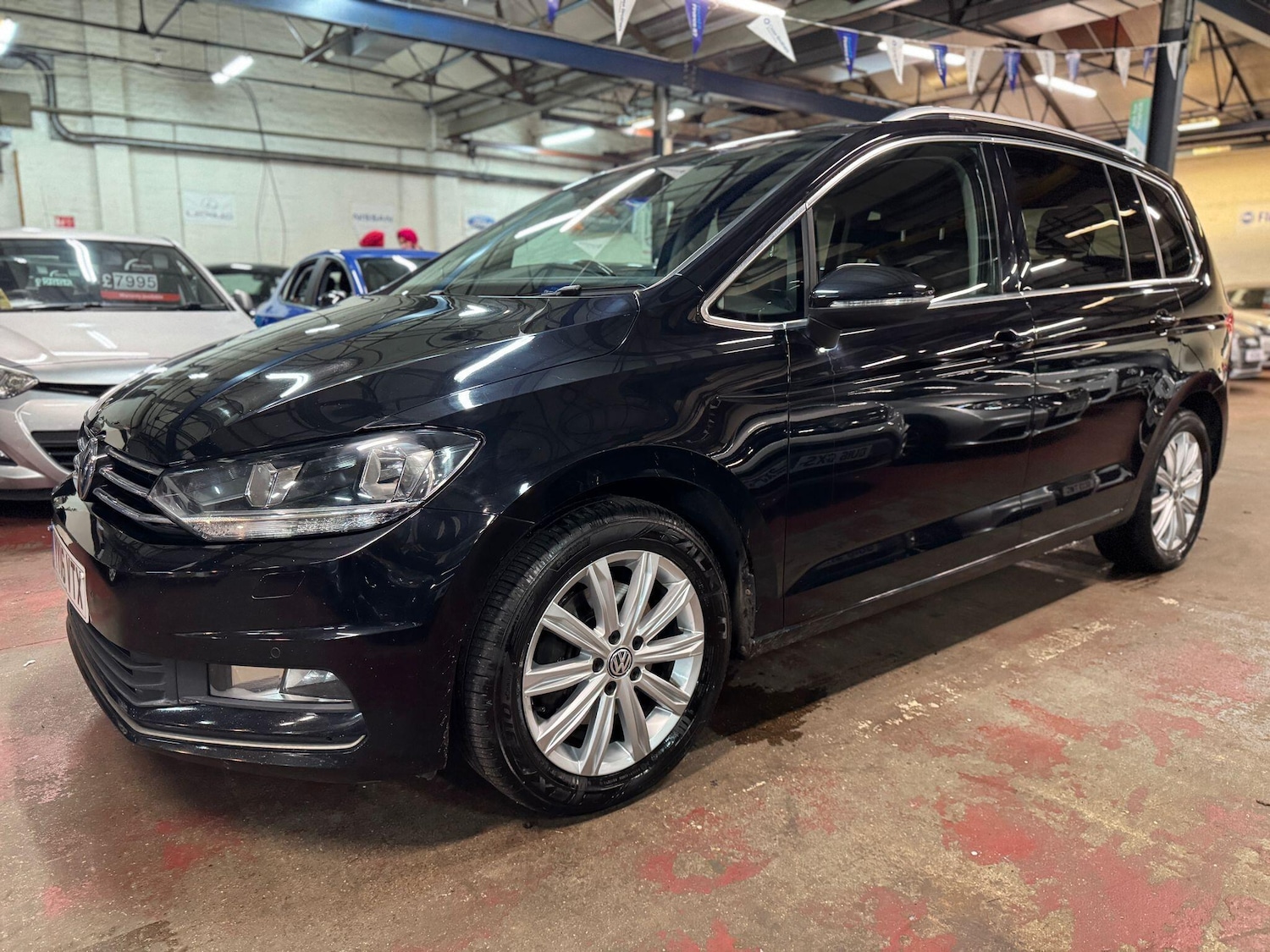 Used Volkswagen Touran 2016 for sale - 77091435: Photo 3