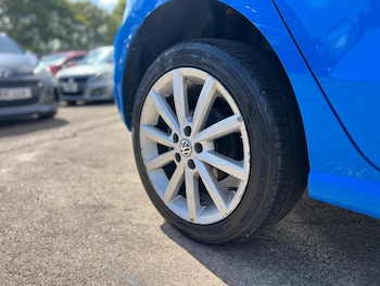 Used Volkswagen Polo 2015 for sale - 75687230: Photo