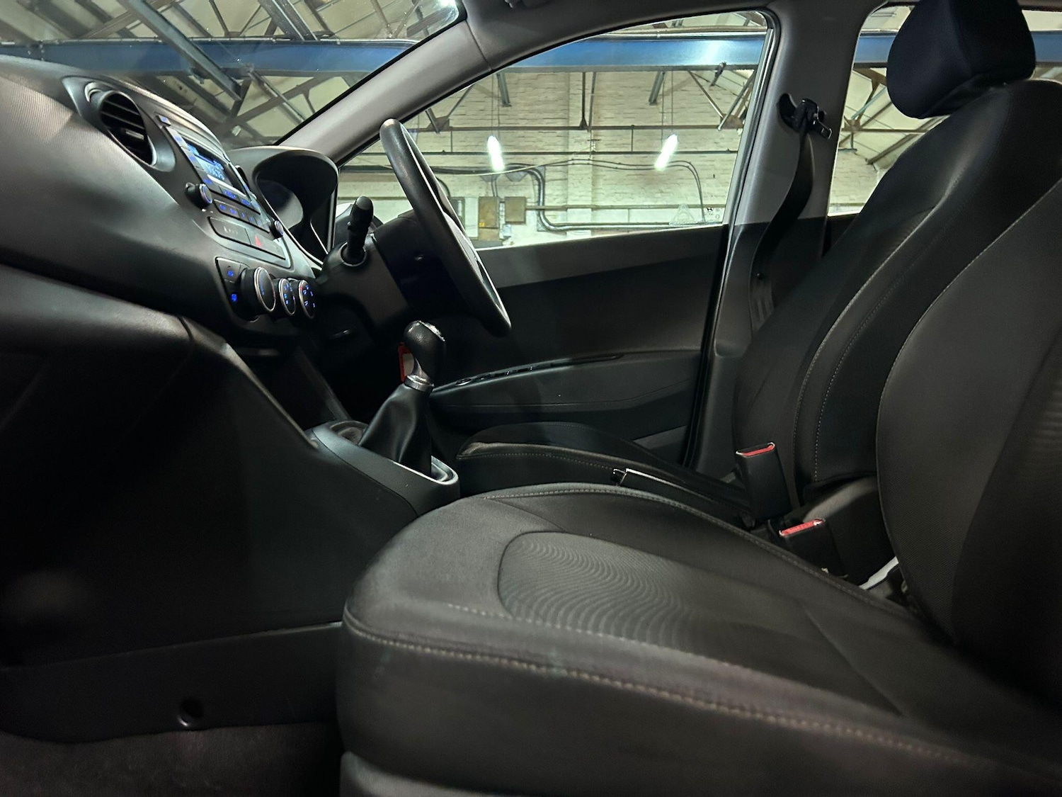 Used Hyundai i10 2017 for sale - 77909013: Photo 12