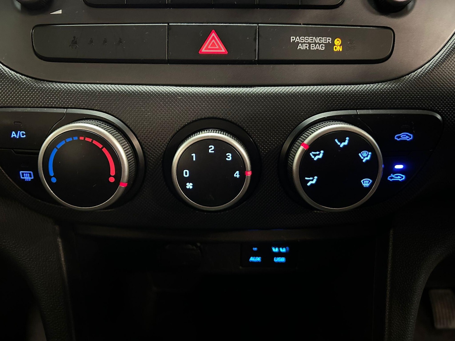 Used Hyundai i10 2017 for sale - 77909013: Photo 28