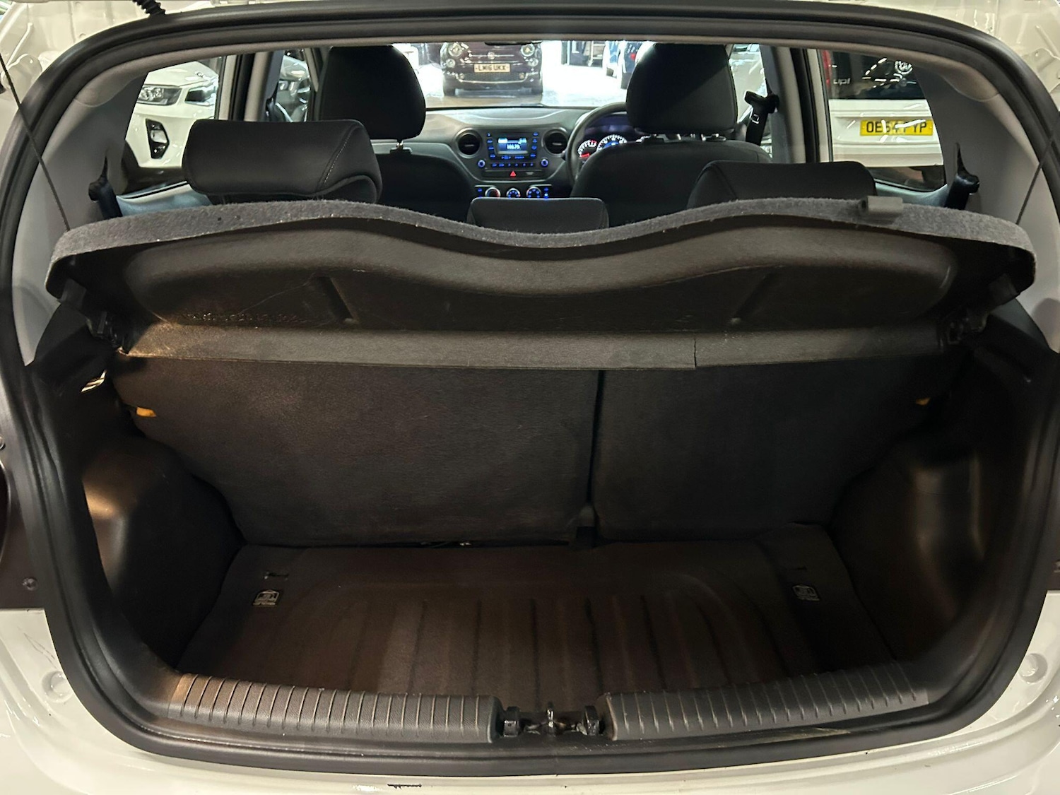 Used Hyundai i10 2017 for sale - 77909013: Photo 30