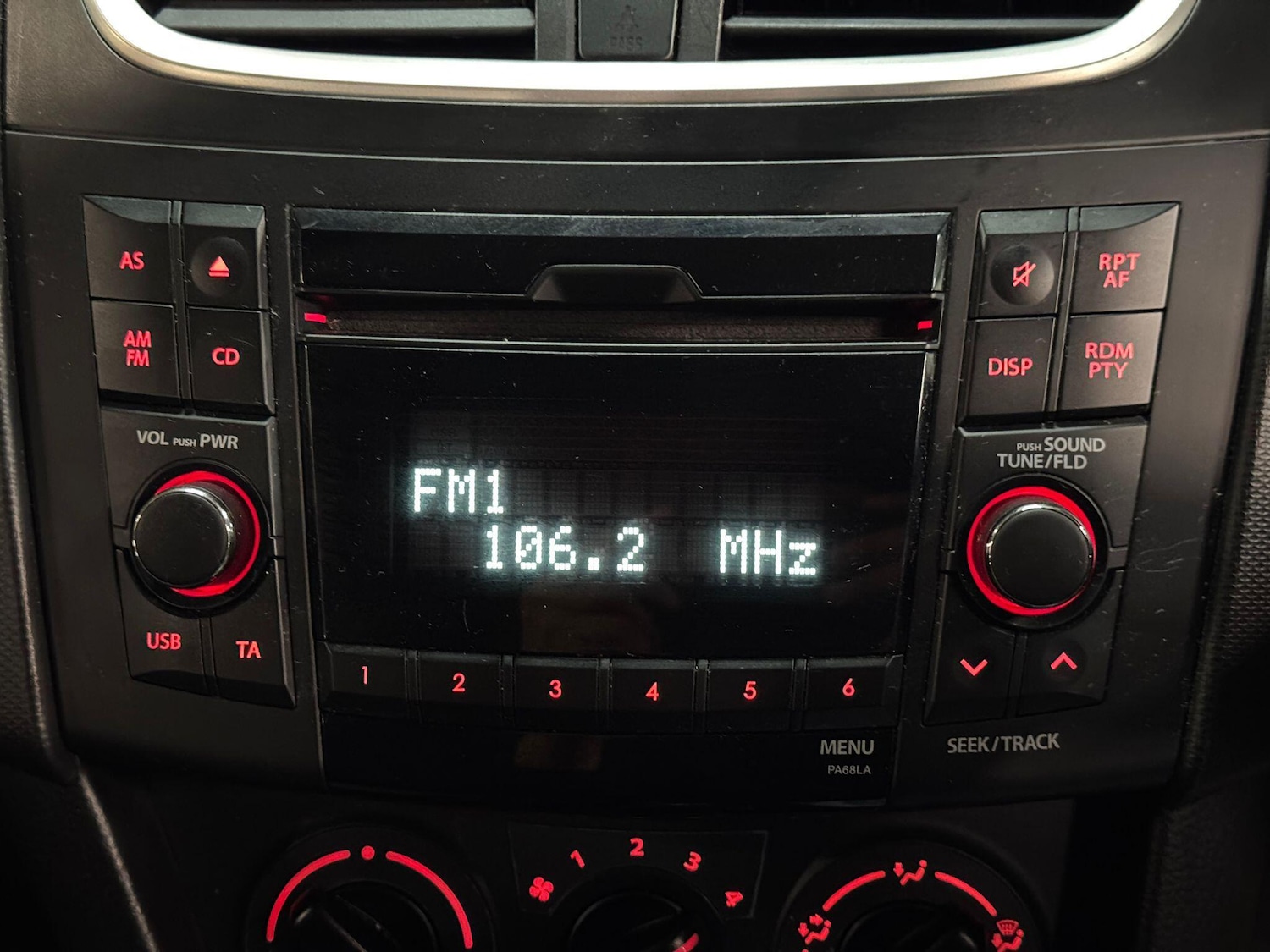 Used Suzuki Swift 2015 for sale - 77625139: Photo 25