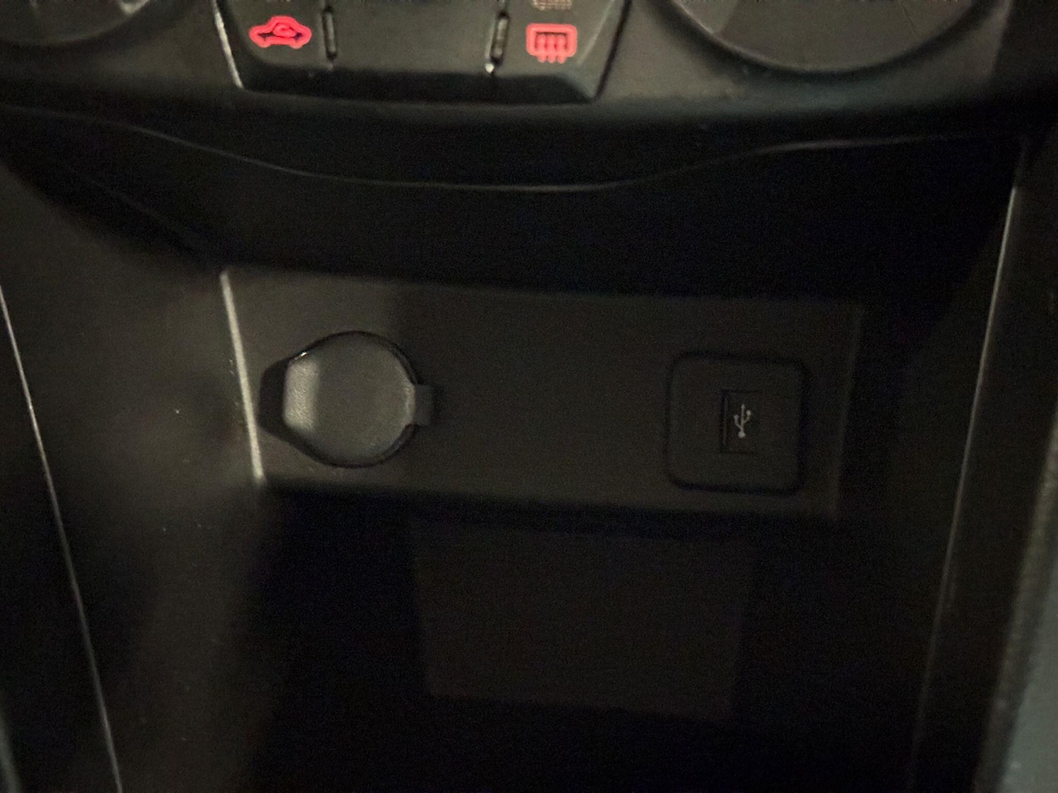 Used Suzuki Swift 2015 for sale - 77625139: Photo 27