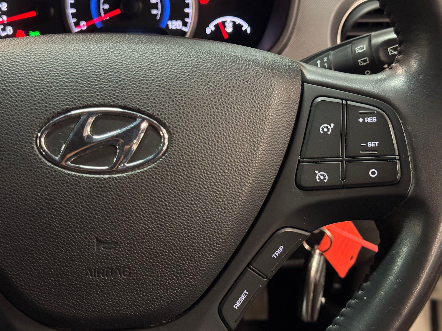 Used Hyundai i10 2018 for sale - 76866042: Photo 27