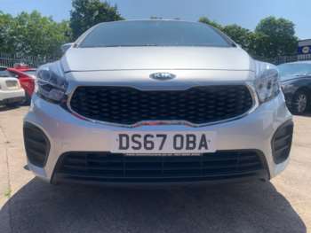 Used Kia Carens 2017 for sale - 74920397: Photo