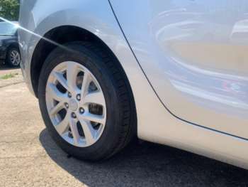 Used Kia Carens 2017 for sale - 74920397: Photo