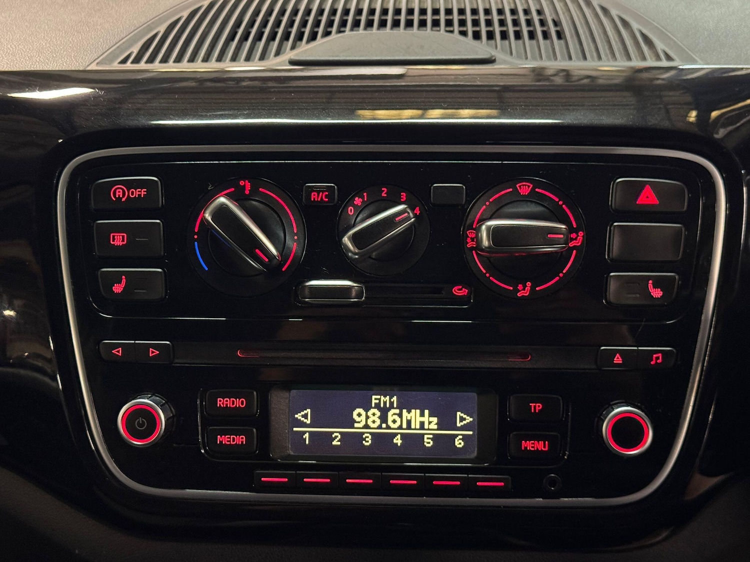 Used Volkswagen up! 2013 for sale - 77723627: Photo 24