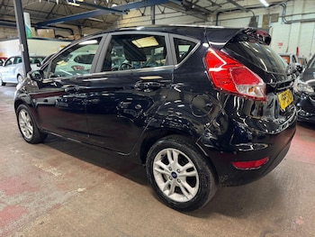 Used Ford Fiesta 2015 for sale - 75622923: Photo
