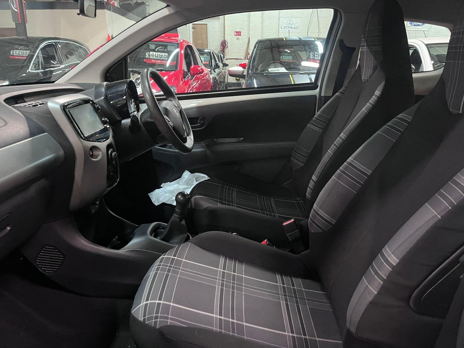 Used Peugeot 108 2017 for sale - 77320288: Photo 17