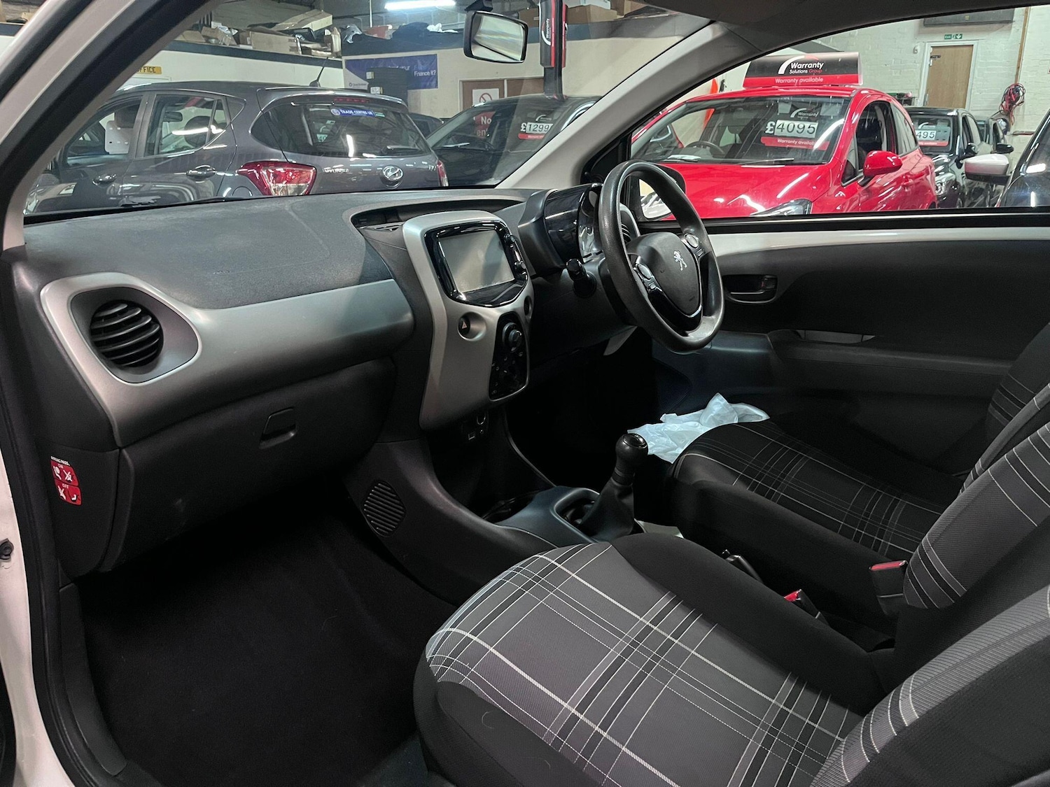 Used Peugeot 108 2017 for sale - 77320288: Photo 18