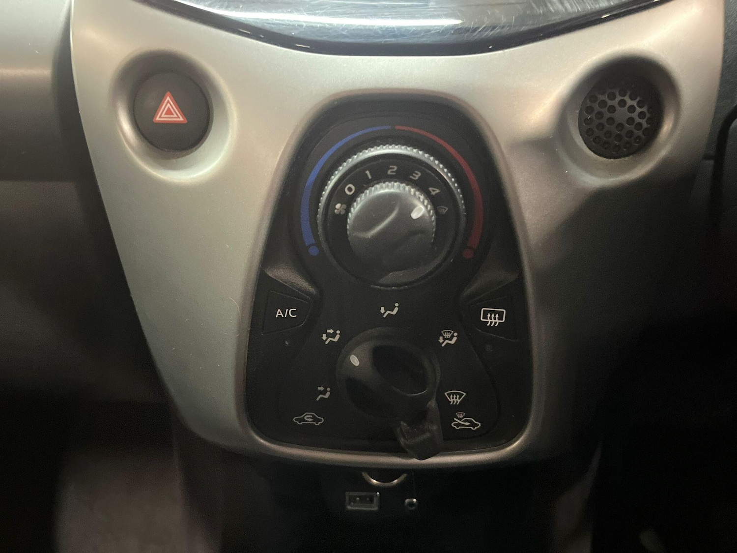 Used Peugeot 108 2017 for sale - 77320288: Photo 30