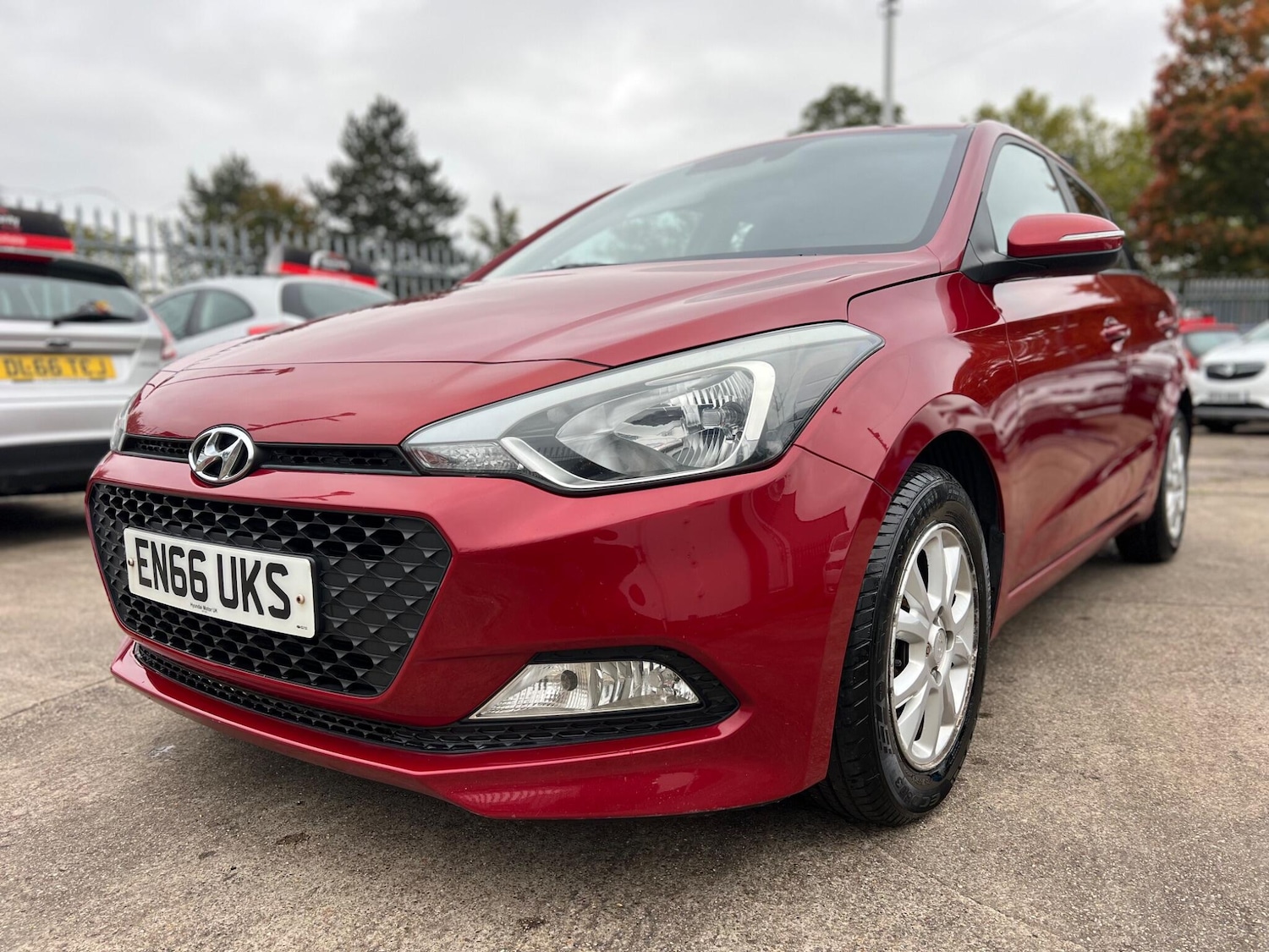Used Hyundai i20 2017 for sale - 76597170: Photo 2