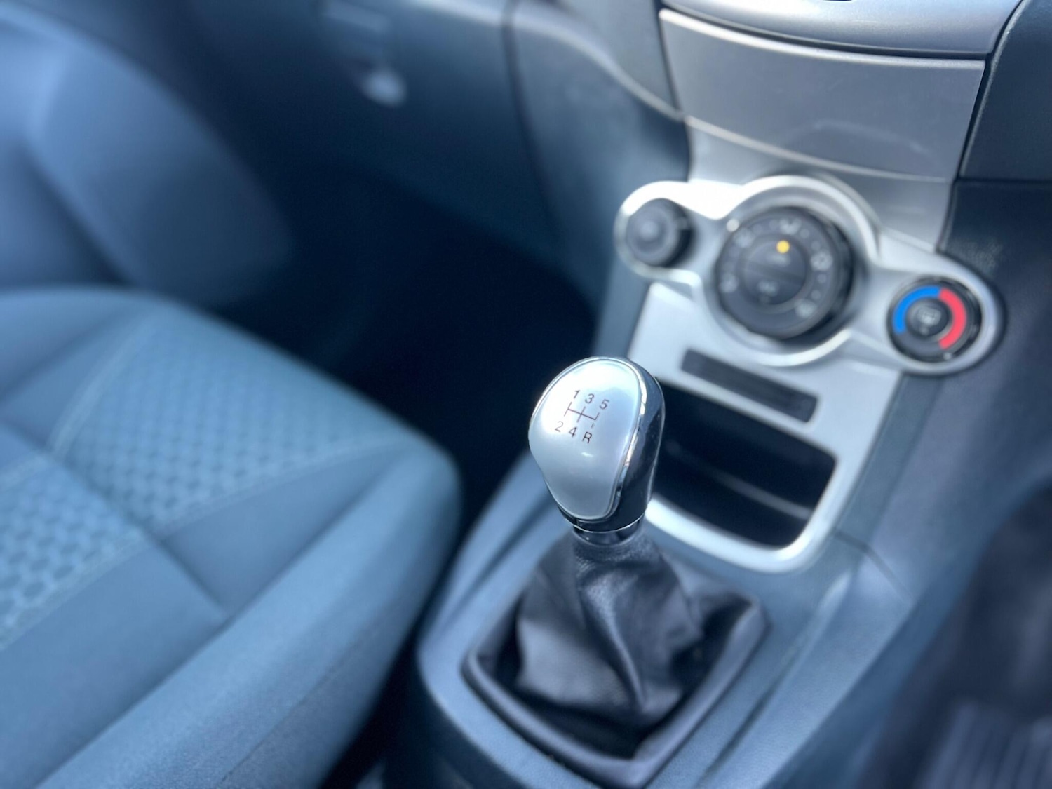 Used Ford Fiesta 2010 for sale - 76389010: Photo 11