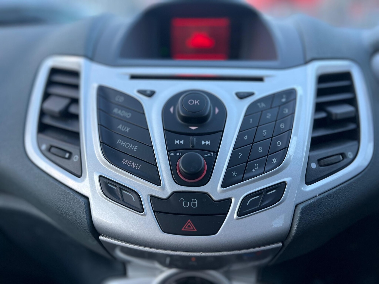 Used Ford Fiesta 2010 for sale - 76389010: Photo 18