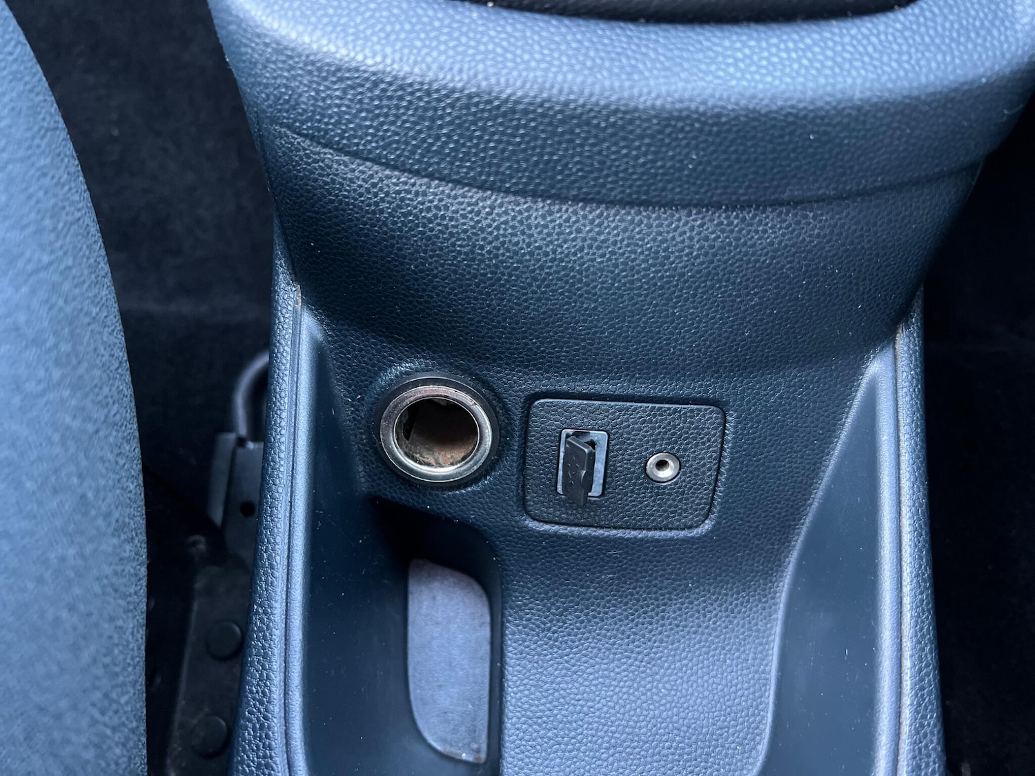 Used Ford Fiesta 2010 for sale - 76389010: Photo 21