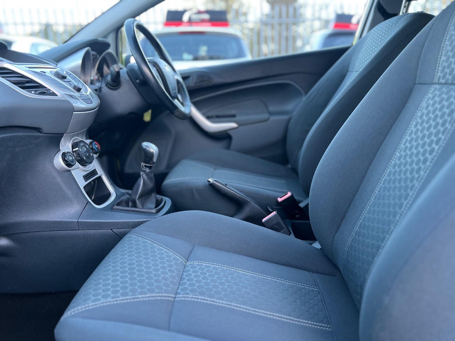 Used Ford Fiesta 2010 for sale - 76389010: Photo 27